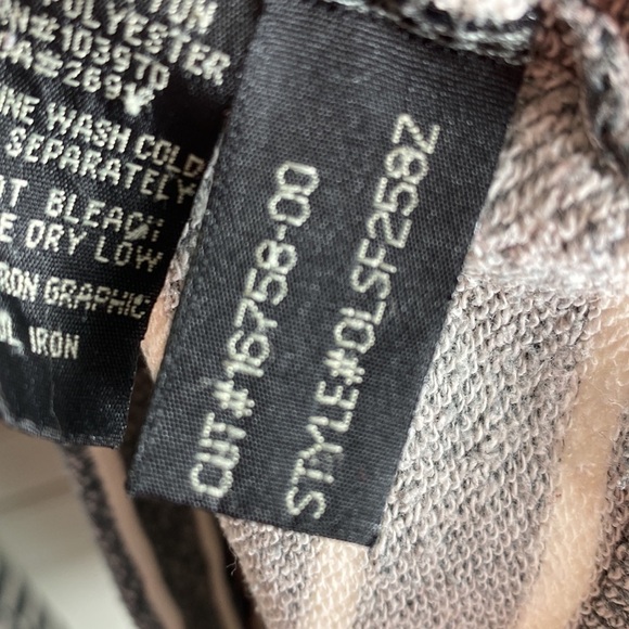 OBEY Grey and White Striped Crewneck Shirt Size Medium - Picture 6 of 6